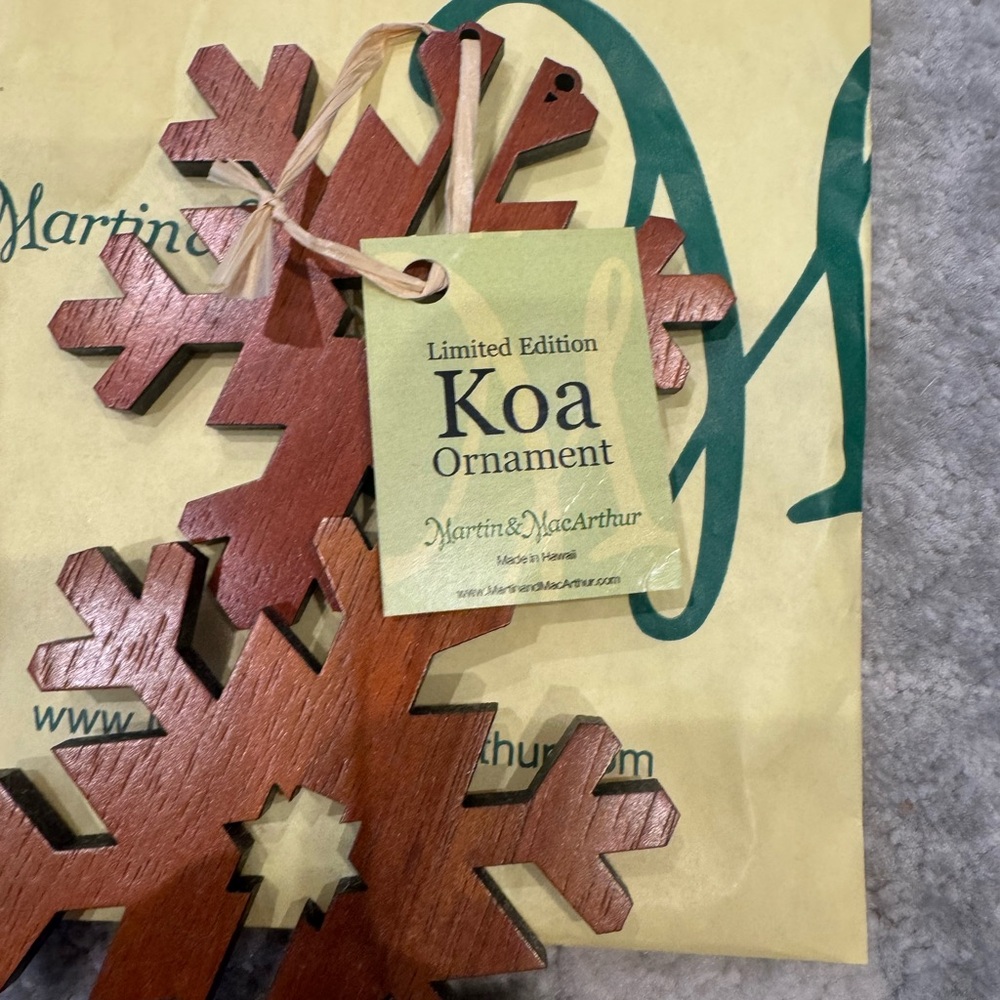 Martin & MacArthur Koa Wood 3D Snowflake Ornament - Authentic - Picture 3 of 3